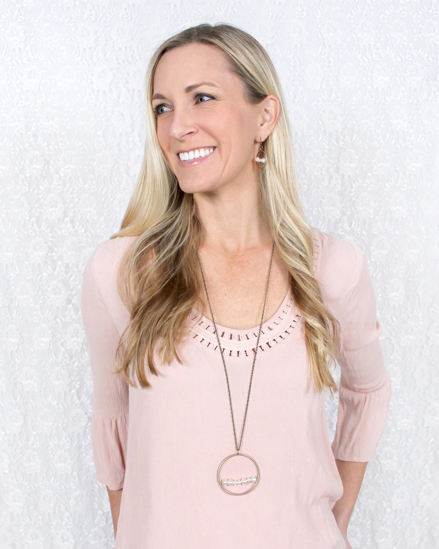 34" Vintage Circle w/ Pearl Bar Necklace