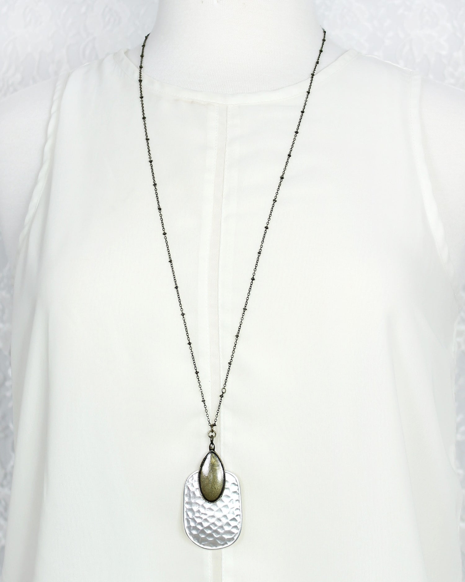 34” Vintage & Matte Silver Hammered Pendant Necklace