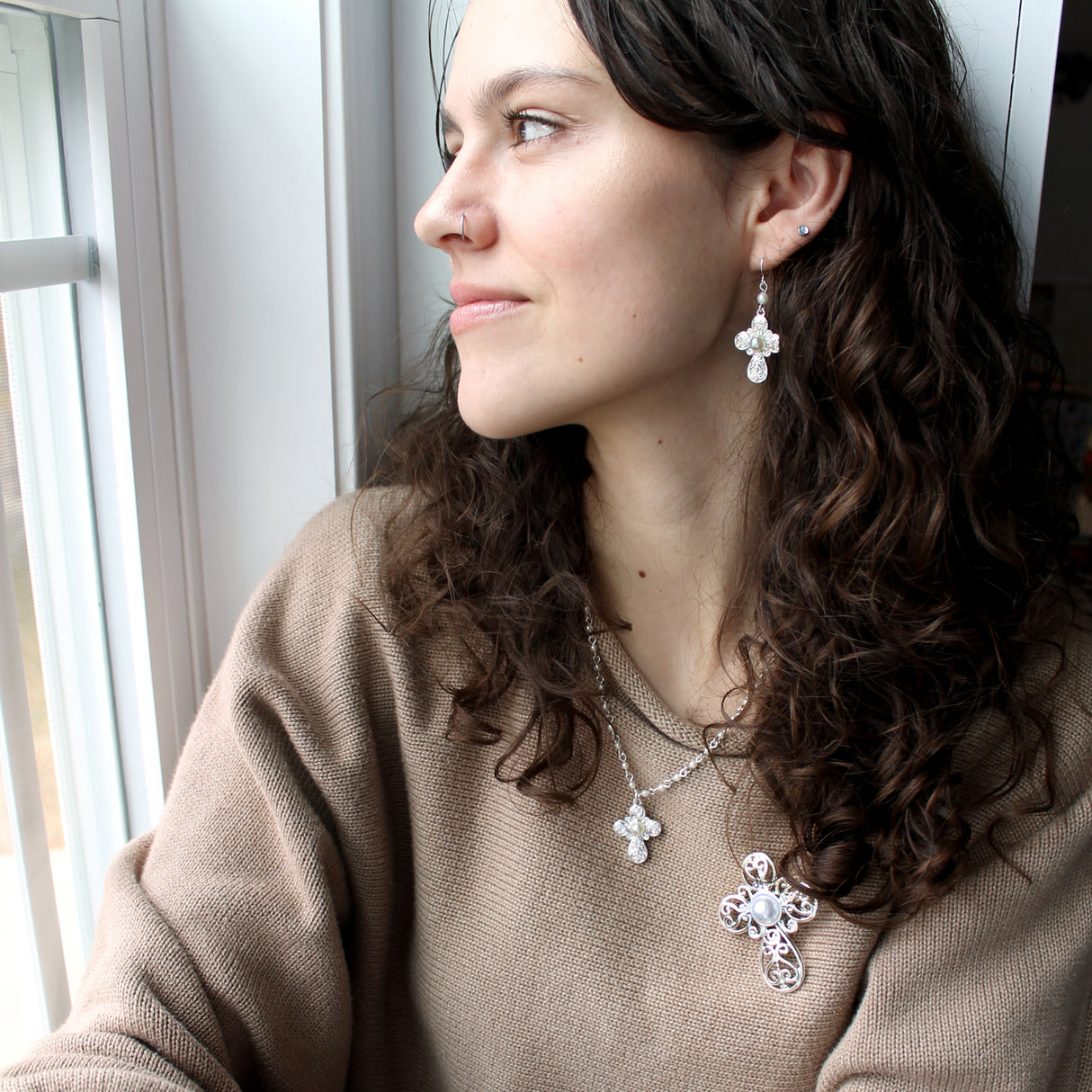 Silver Filigree & Pearl Cross Pin/Pendant