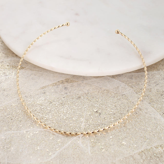 Twisty Gold Neck Wire