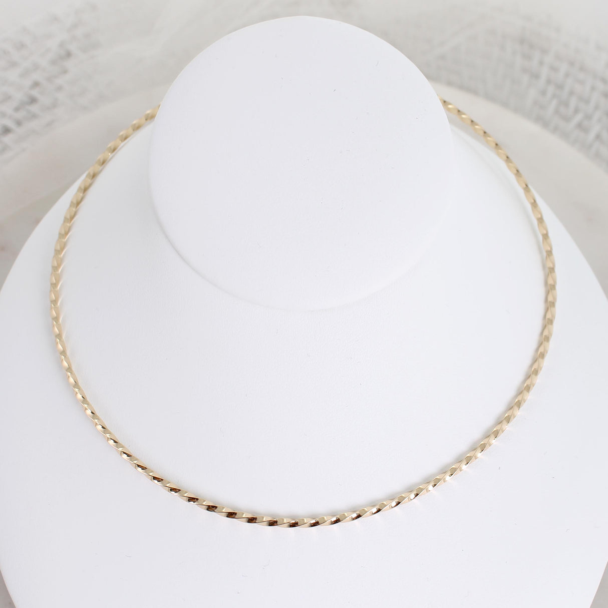 Twisty Gold Neck Wire