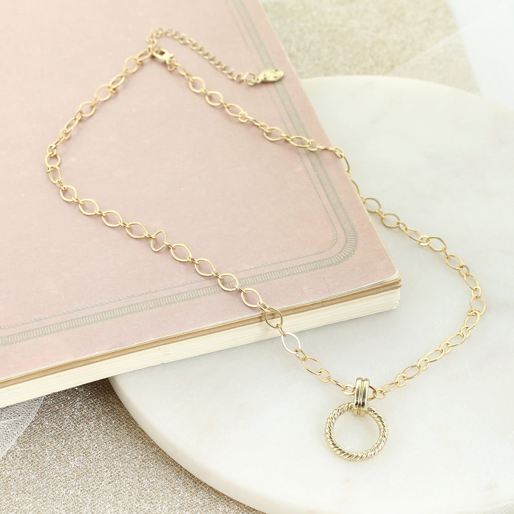 18” Gold Chain Necklace w/ Gold Circle
